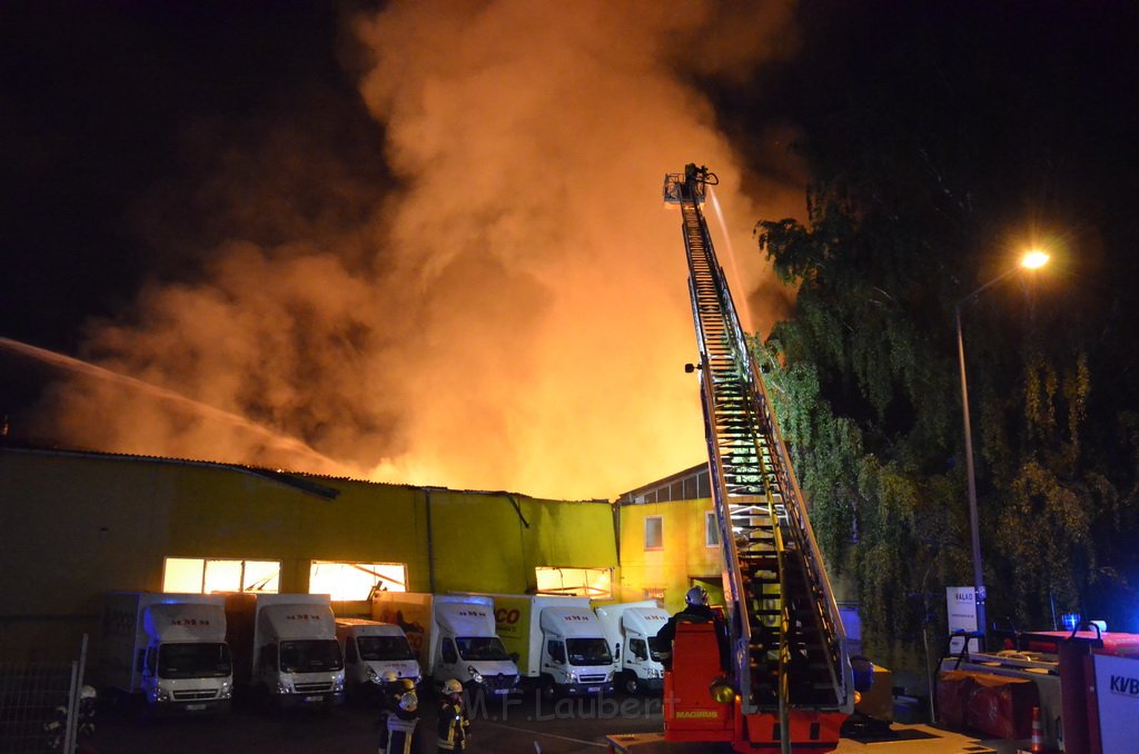 Grossfeuer Poco Lager Koeln Porz Gremberghoven Hansestr P099.JPG - Miklos Laubert